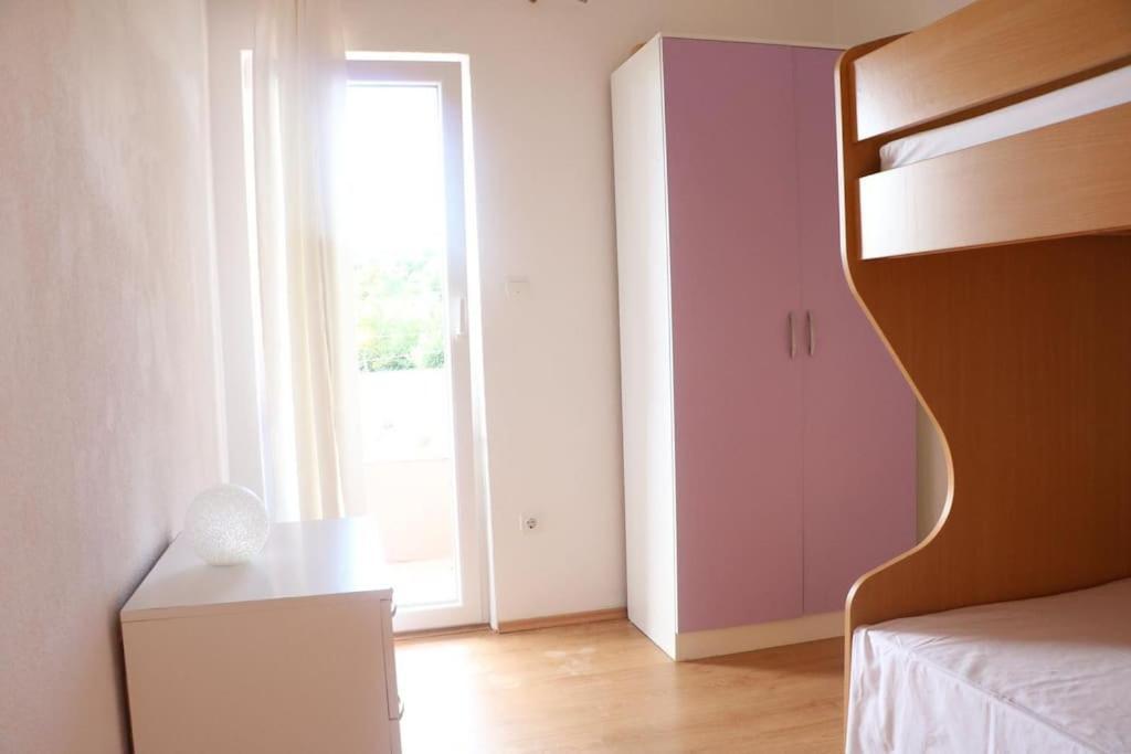 Villa With Swimming Pool And Game Room Tugare エクステリア 写真